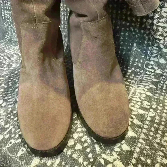 Ralph Lauren Gray Suede Leather Heeled Boots, size 9.5 - Picture 7 of 7